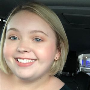 Meet your Posher, Mackenzie